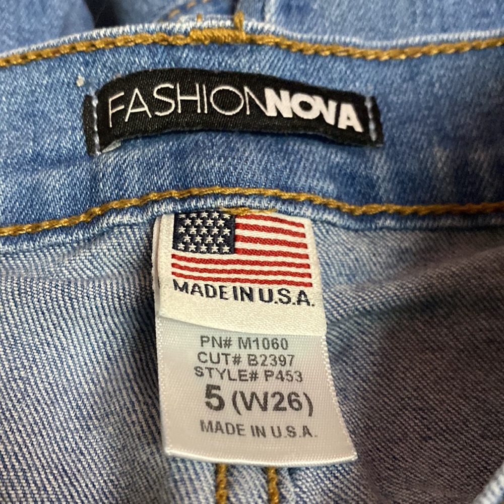 Fashion nova jeans made in USA size 5 W. 26